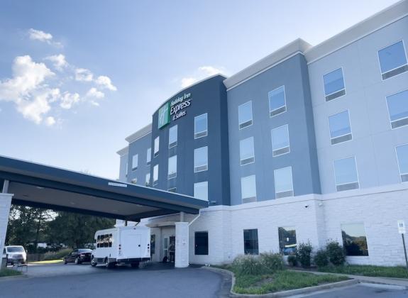 Holiday Inn Express - Julian Harper Photo
