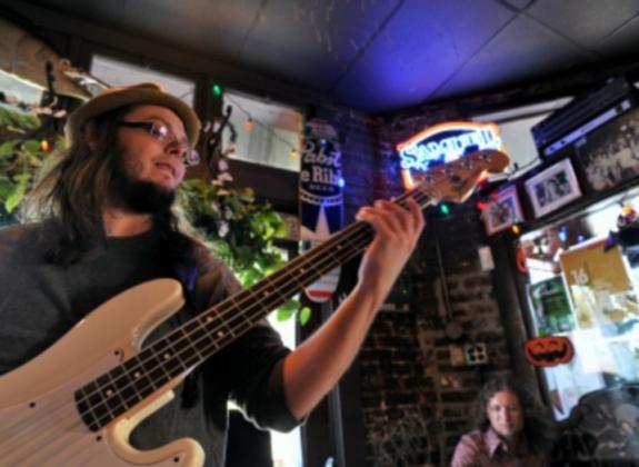 See a local band at Huey's. Photo by Andrea Zucker. Photo 2