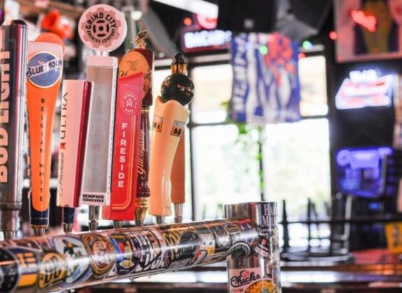 Bar Taps - Huey's Memphis Photo 4