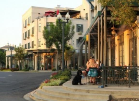 Fine dining on Harbor Town at Paulette's. Photo by Troy Glasgow. Photo 2