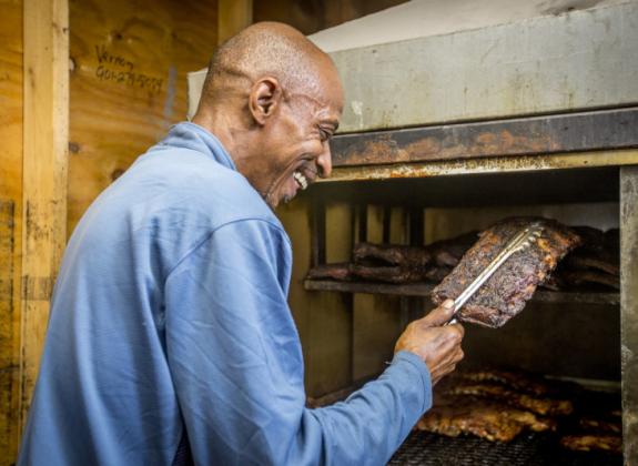 Pit Master - Craig Thompson Photo 2