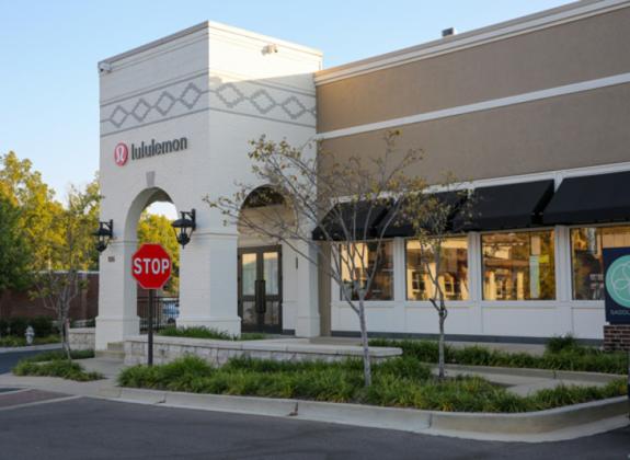 Lululemon Exterior Photo 2