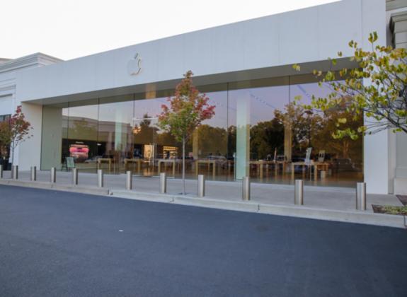 Apple Exterior Photo 3