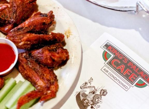 King's Palace Wings - Kim Thomas Photo 4