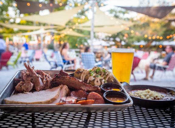 Outdoor dining at Loflin Yard Photo 3
