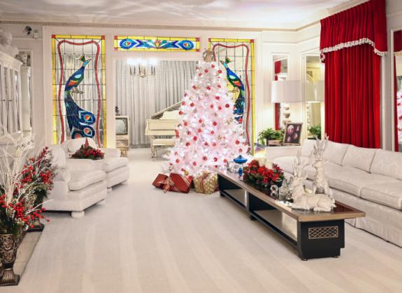 Christmas Living Room - Graceland Photo 5