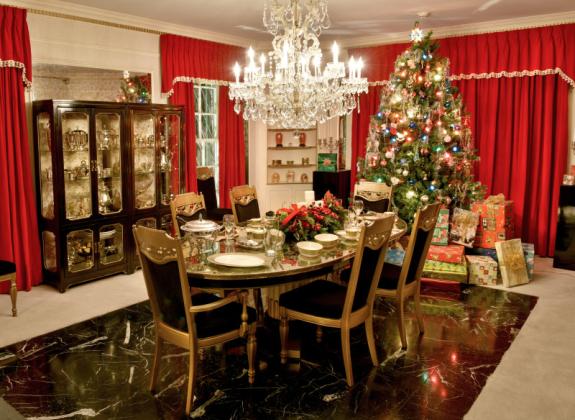 Dining Room - Graceland Photo 3