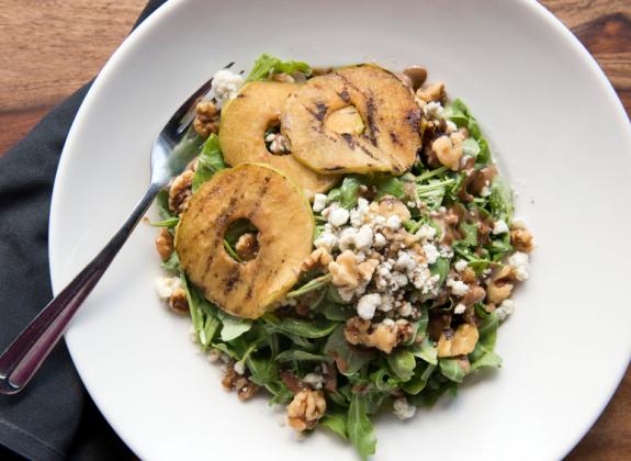 Flame-grilled Apple Salad with Arugula Photo 3