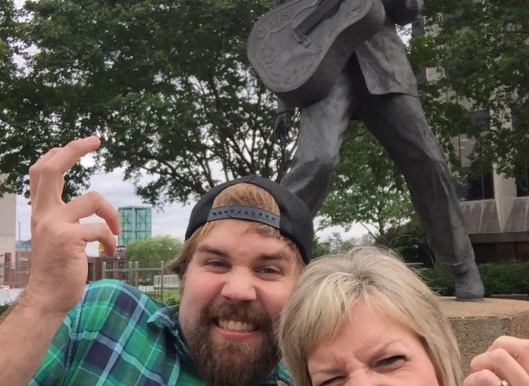 Memphis Guitar Couple Photo 2