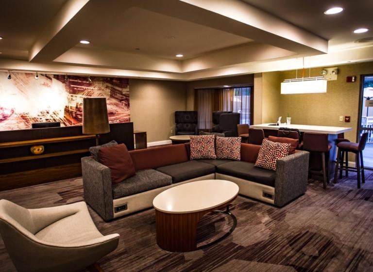 Courtyard by Marriott - Trey McArthur Photo