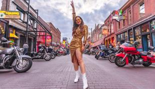 Tourist on Beale during bike night