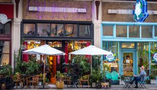 exterior seating at JUICED restaurant