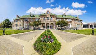 Exterior of Pink Palace Museum & Mansion
