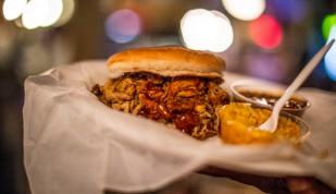 Pulled pork sandwich - Rendezvous Restaurant in Memphis