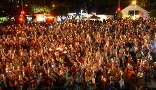 Elvis Week Candlelight Vigil. Photo Credit: EPE
