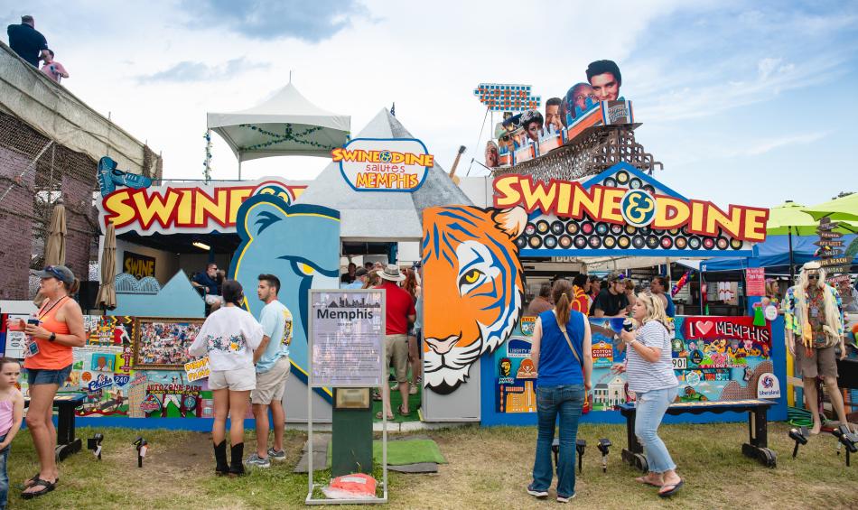 swine dine memphis tigers and grizzlies themed bbq tent at WCBCC