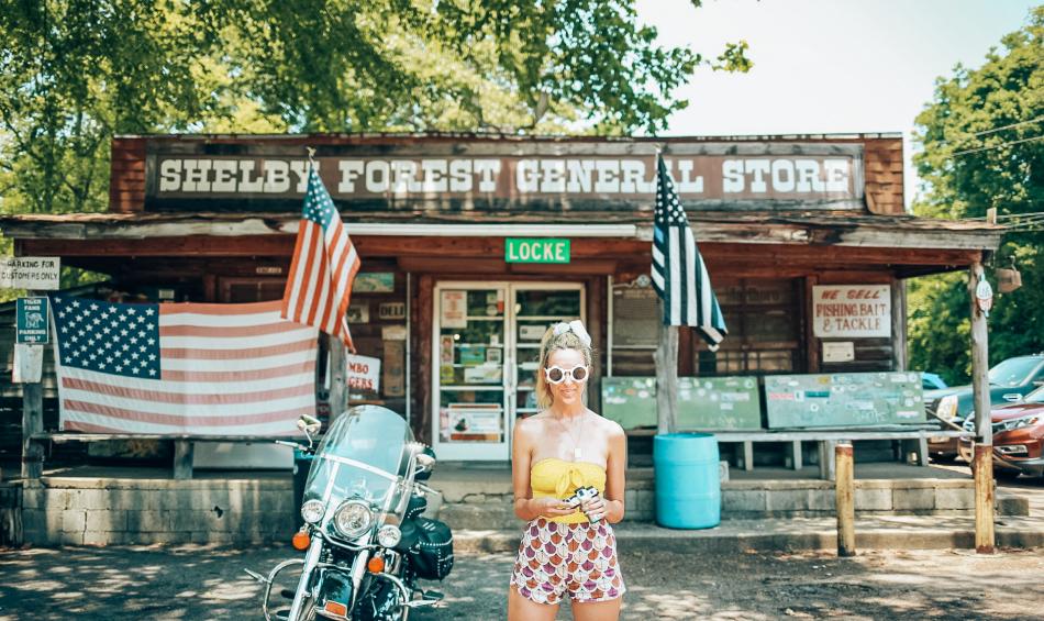 Shelby Forest General Store / @OuiWeGirl