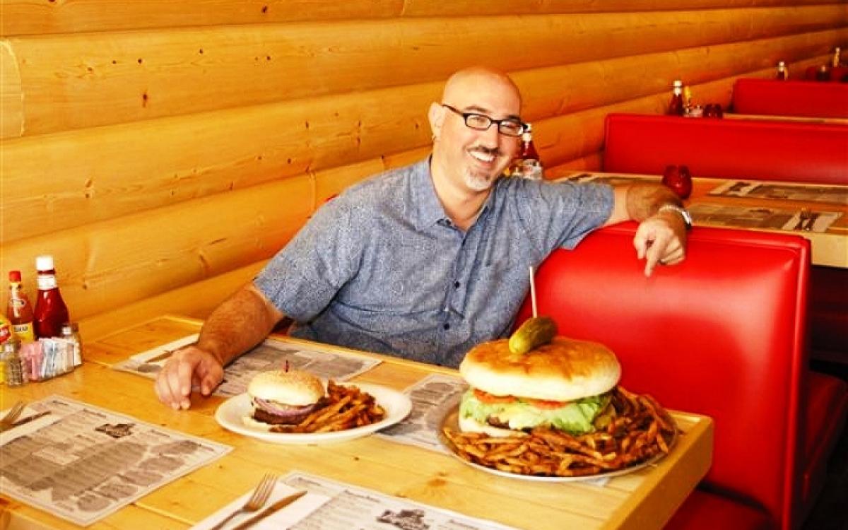 Kooky Canuck's 4-Pound Hamburger. Photo Credit: Eli Cloud