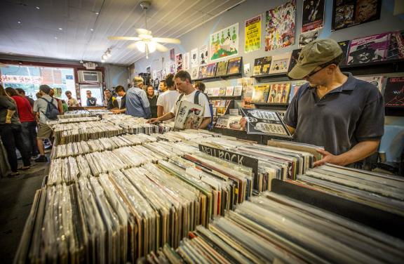 Record Shopping at Gonner Records - Craig Thompson Record Shopping at Gonner Records - Craig Thompson